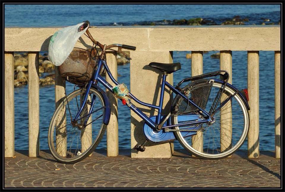 Ostia vista dal sellino: pedalare conviene